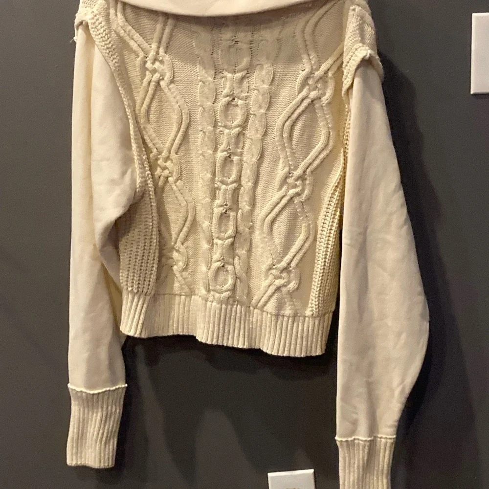 Pilcro size medium cream tie up cable sweater excellent condition - Picture 2 of 6